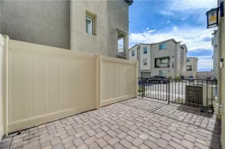 Photo #5: 2790340 Listing