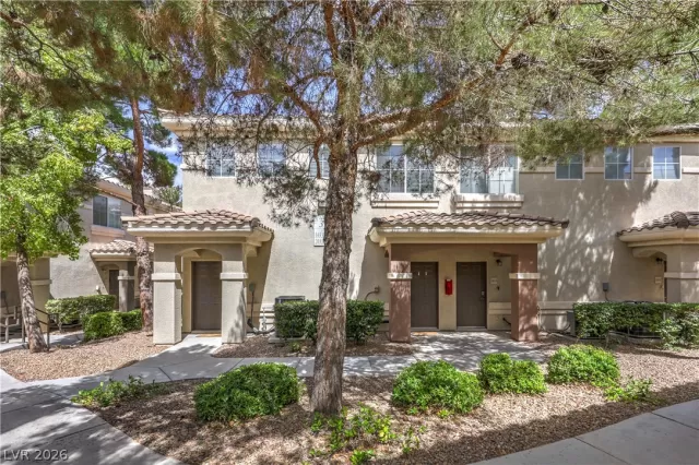 MLS: 2790372 Condo For Sale