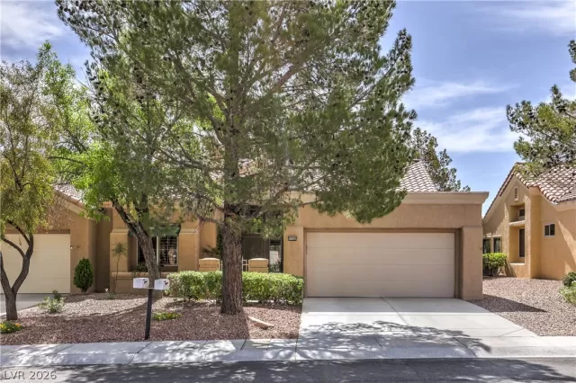 MLS: 2790463 Condo For Sale