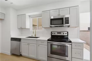 Photo #3: 2790496 Listing