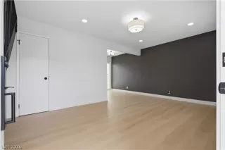 Photo #6: 2790496 Listing