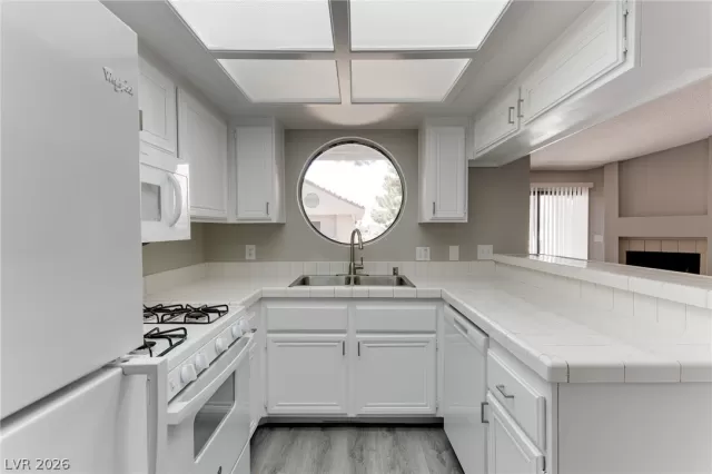 MLS: 2790537 Condo For Sale