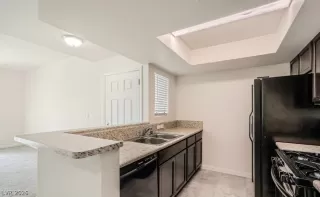 Photo #5: 2790578 Listing
