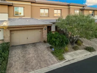 Photo #3: 2790602 Listing