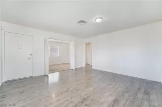 Photo #3: 2790613 Listing