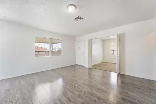 Photo #4: 2790613 Listing