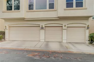 Photo #3: 2790628 Listing
