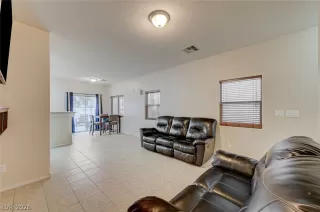 Photo #5: 2790628 Listing