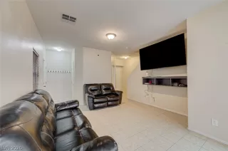 Photo #6: 2790628 Listing