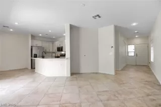 Photo #2: 2790629 Listing