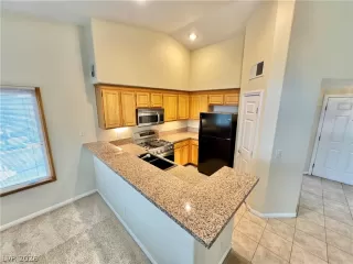 Photo #5: 2790640 Listing