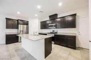 Photo #2: 2790667 Listing