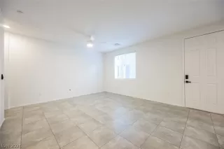 Photo #6: 2790667 Listing