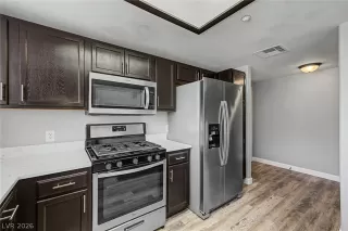 Photo #5: 2790680 Listing