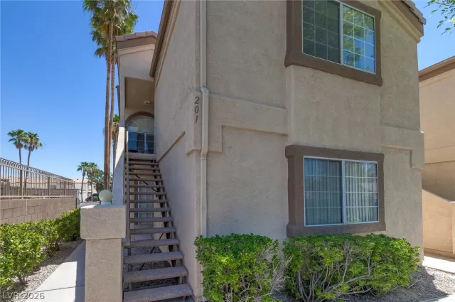 MLS: 2790747 Condo For Sale