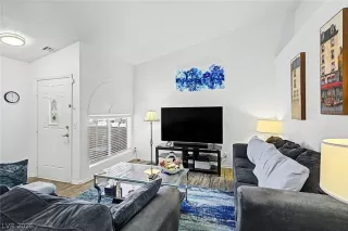 Photo #3: 2790747 Listing