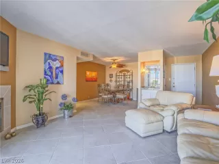 Photo #2: 2790763 Listing