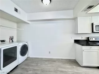 Photo #3: 2790841 Listing