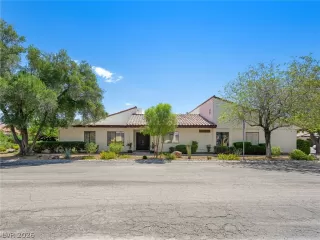 Photo #4: 2790906 Listing