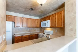 Photo #4: 2791004 Listing