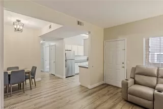 Photo #5: 2791075 Listing