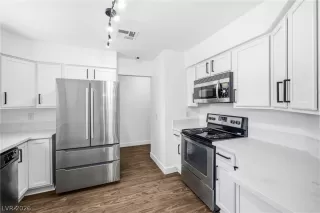 Photo #2: 2791076 Listing 