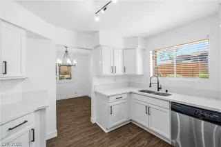 Photo #3: 2791076 Listing 