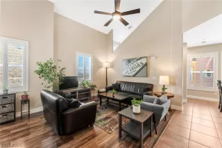 Photo #3: 2791080 Listing