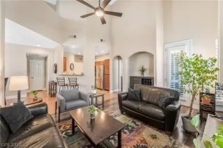 Photo #4: 2791080 Listing