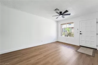 Photo #3: 2791137 Listing