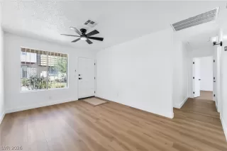 Photo #4: 2791137 Listing