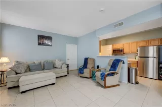 Photo #5: 2791148 Listing