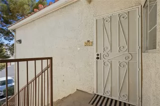Photo #2: 2791207 Listing