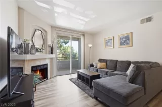 Photo #4: 2791207 Listing
