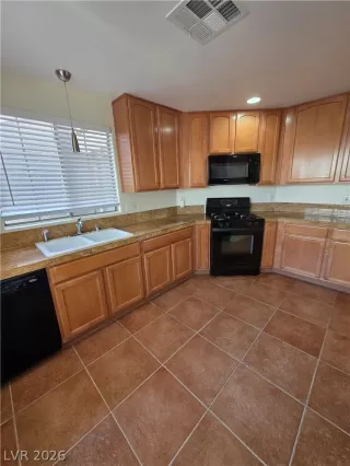 Photo #6: 2791268 Listing