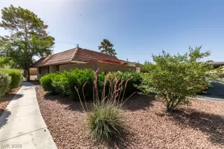 Photo #2: 2791270 Listing