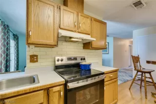 Photo #6: 2791270 Listing