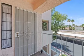 Photo #2: 2791278 Listing