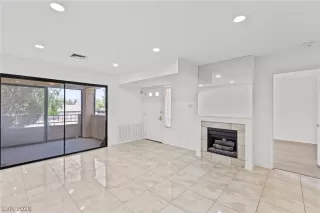 Photo #4: 2791278 Listing