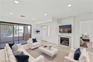 Photo #5: 2791278 Listing
