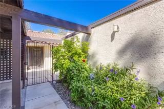 Photo #2: 2791290 Listing