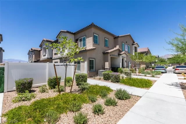 MLS: 2791313 Condo For Sale