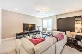 Photo #5: 2791406 Listing