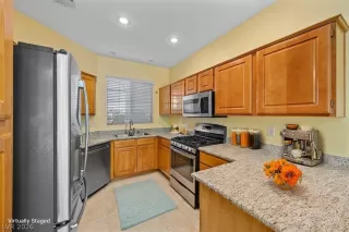 Photo #6: 2791407 Listing