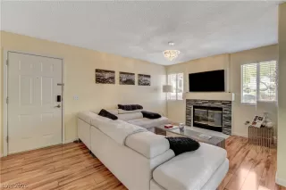 Photo #4: 2791414 Listing