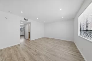 Photo #5: 2791428 Listing
