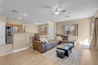 Photo #3: 2791460 Listing