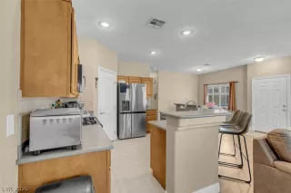 Photo #5: 2791460 Listing