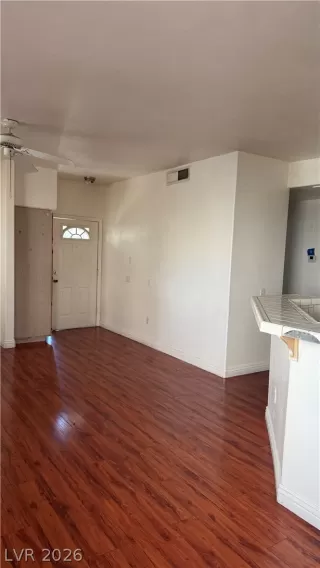 Photo #4: 2791481 Listing