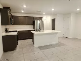 Photo #4: 2791485 Listing